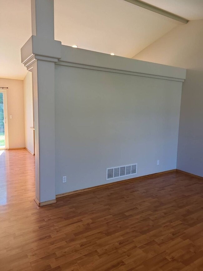 Photo - Spacious 4 bedroom 2.5 bedroom home in the Coeur d'Alene.