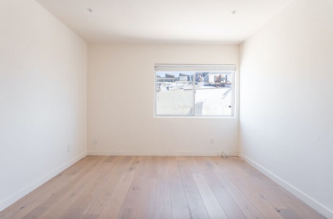 Photo - 1313 Ocean Front Walk Unit 17