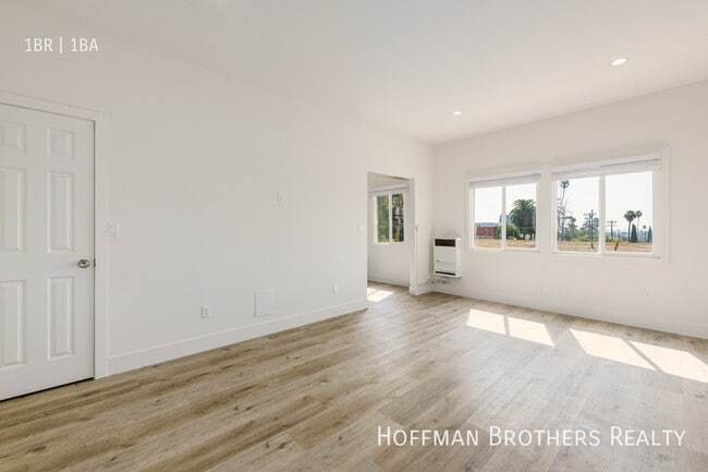 Photo - 1623 Mariposa Ave Unit 206