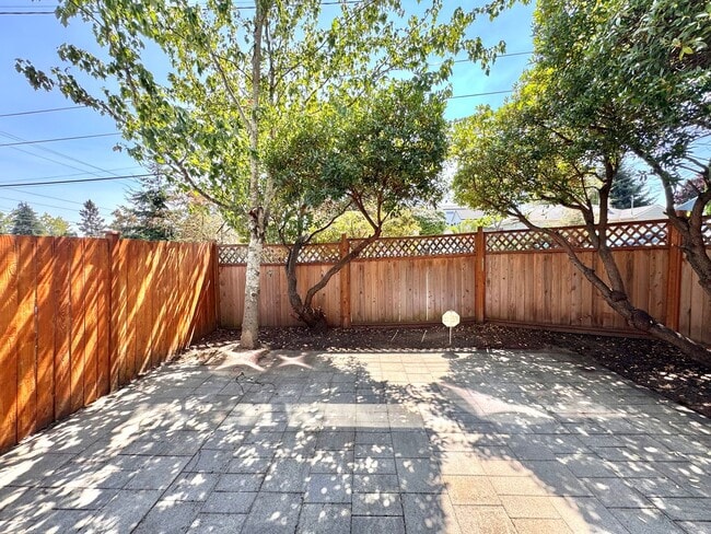 Photo - 750 N 92nd St