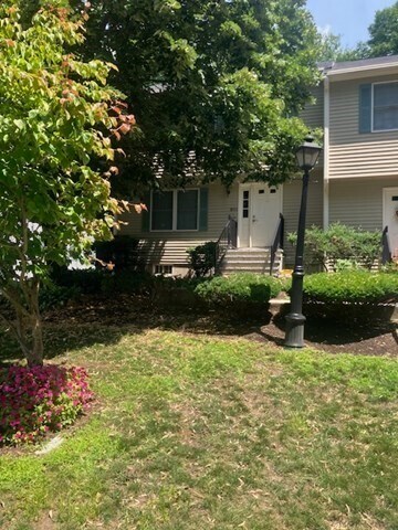 801 Manor Ter