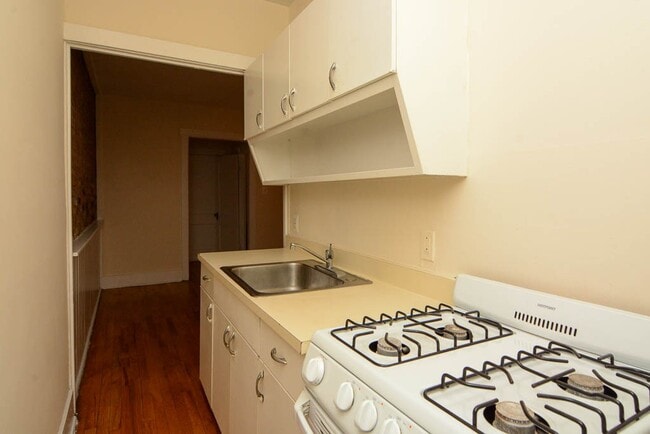 Photo - 718 W Cornelia Ave Unit J00P