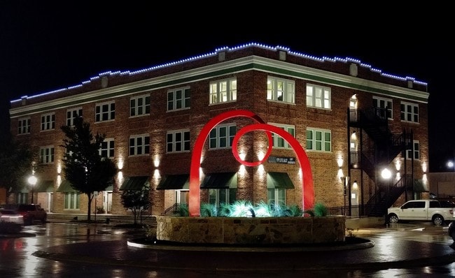 Building Photo - Perry Place - Downtown Bryan