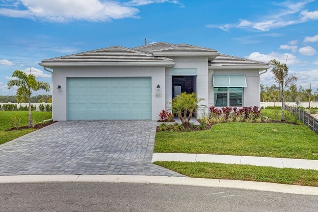 Building Photo - ** SEVEN SHORES ** 3+DEN / 2.5 BATH - BRAND NEW HOME! - LUXURY AMENTITES - PET OK - ANNUAL RENTAL