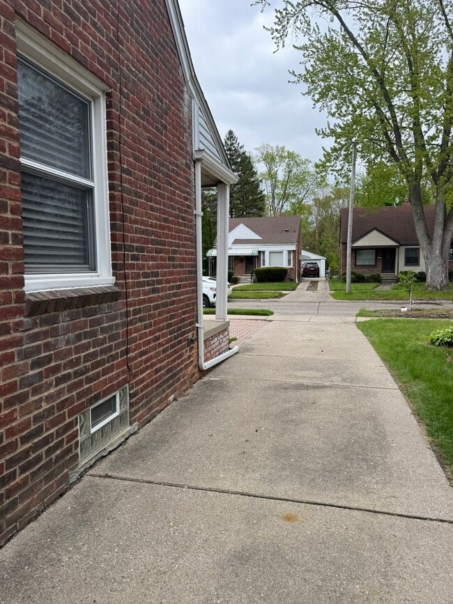 Photo - Fully Updated 3 Bedroom - 1 bathroom home