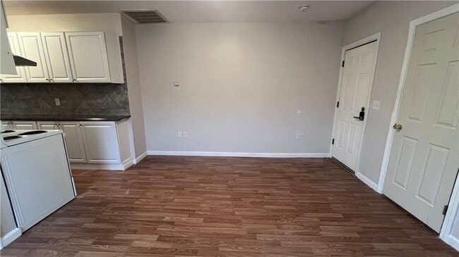 Photo - 10 St Mary St Unidad 301