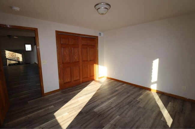 Building Photo - 634 E Oshkosh St Unit 1