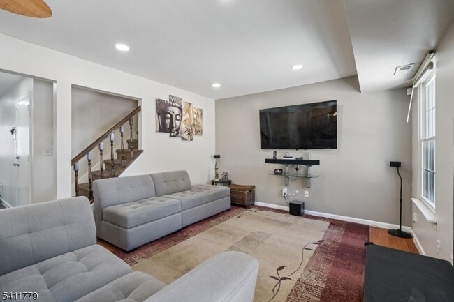 Photo - 371 Hawkshead Way