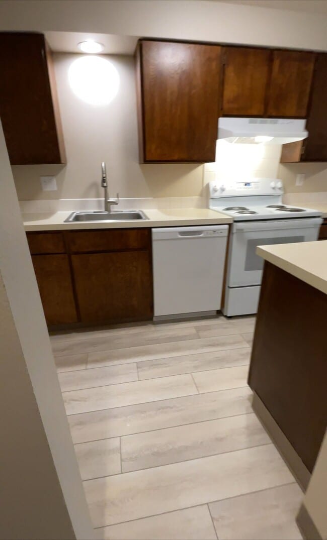 Photo - 2715 W Euclid Ave Unit 101