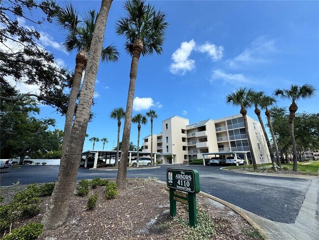 4110 Ironwood Cir Unit 104