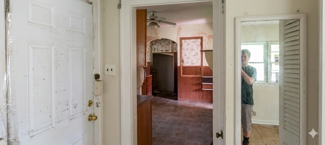 Photo - 4521 Oakwood Ave