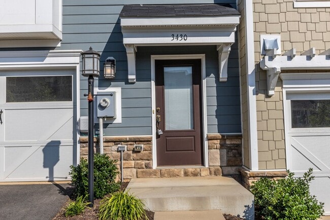 Photo - 3430 Montague St