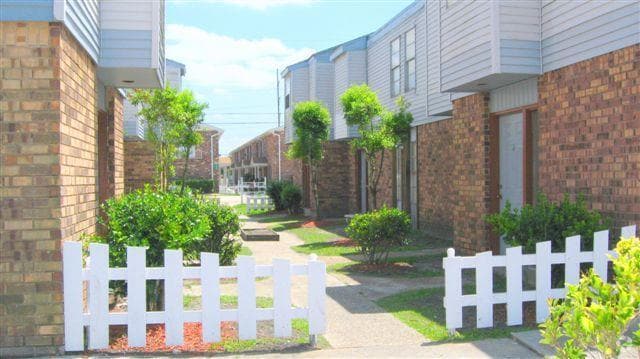 Building Photo - 1620 Newport Pl Rental