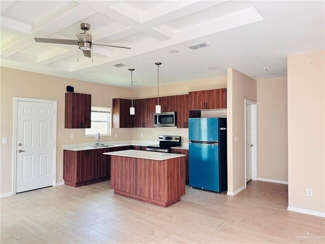 Photo - 11 W Driftwood St Unidad 3