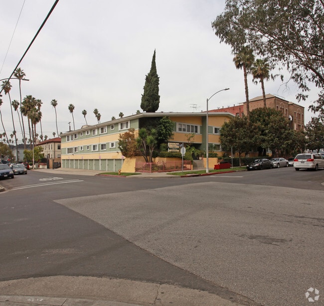 Catalina Tropics - 455 S. Catalina