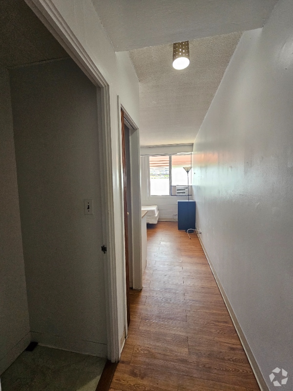 Building Photo - 1142 S King St Rental