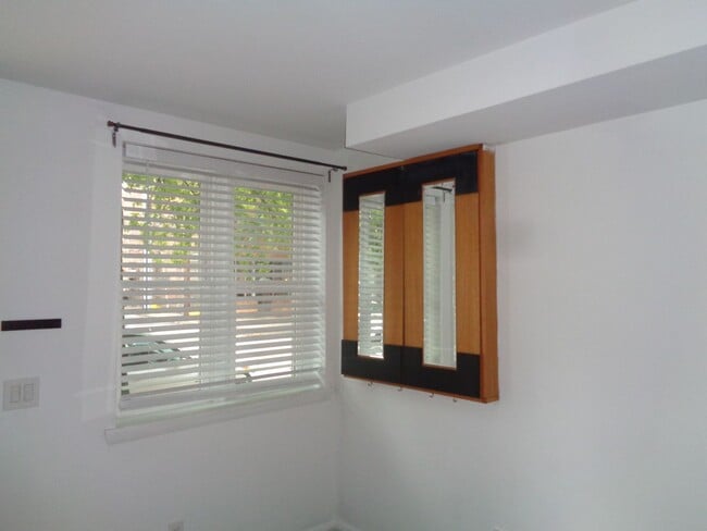 Photo - 1917 Fleet St