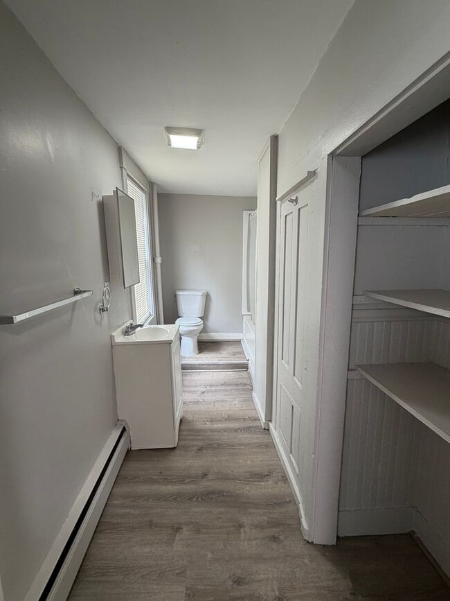 Photo - 04 Stewart Unit 1