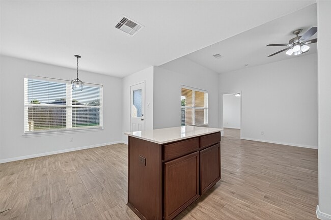 Photo - 6009 Cypress Ln