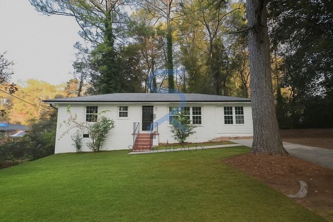 Building Photo - 157 Polar Rock Dr SW