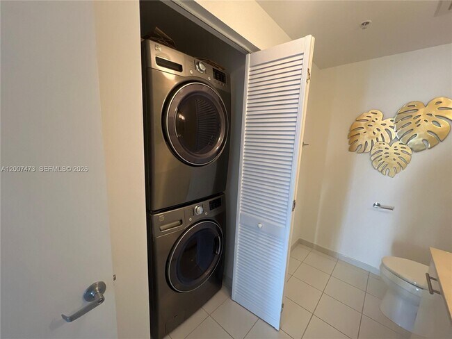 Photo - 3470 E Coast Ave Unidad H0501