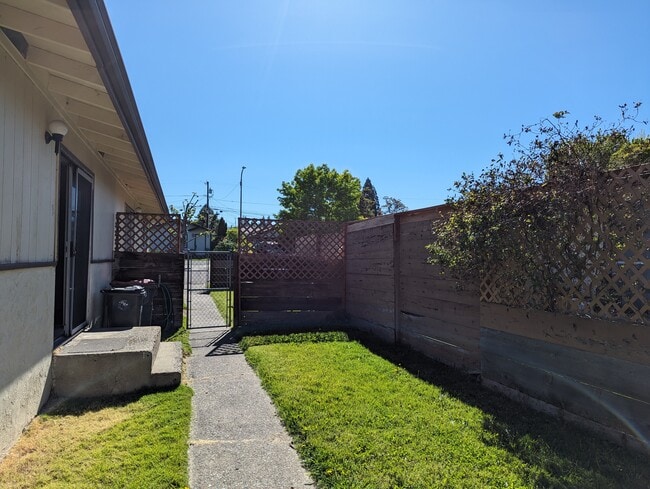 Photo - 339 Effie St Unit 339 Effie