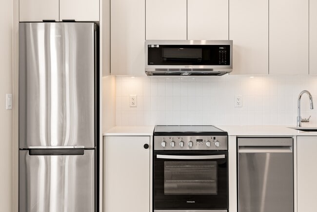 Photo - 45511-45511 Campus Dr