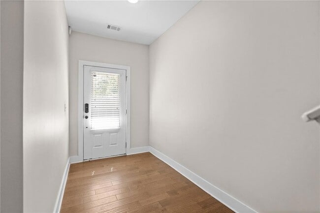 Photo - 2180 Colvin Ct NW