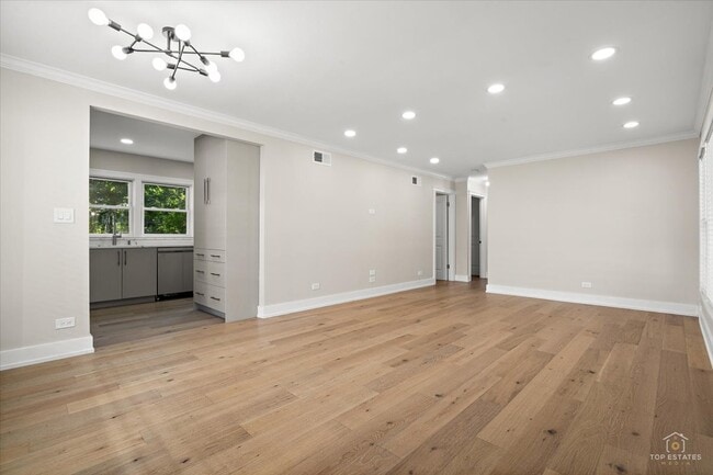 Photo - 463 Longfellow Ave