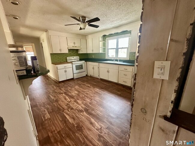 Photo - 448 Tudor St