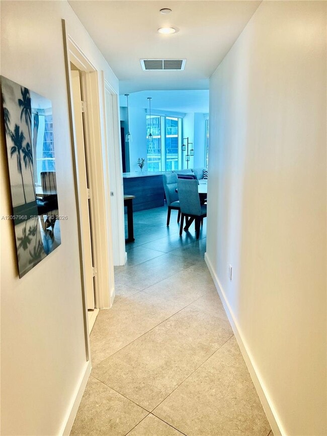 Building Photo - 1100 S Miami Ave Unit 2910