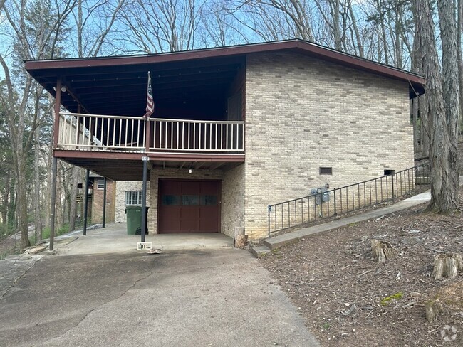 Building Photo - 1701 Mountainbrrok Drive Rental