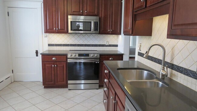 Photo - 1359 Harding Ave