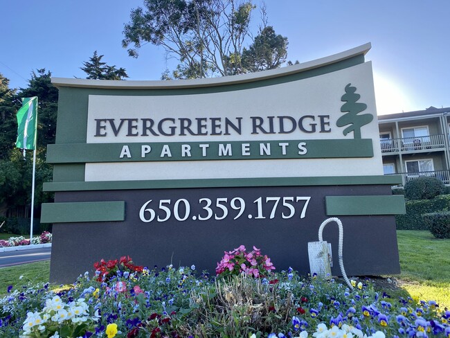 Evergreen Ridge Apartments - Evergreen Ridge Apartments