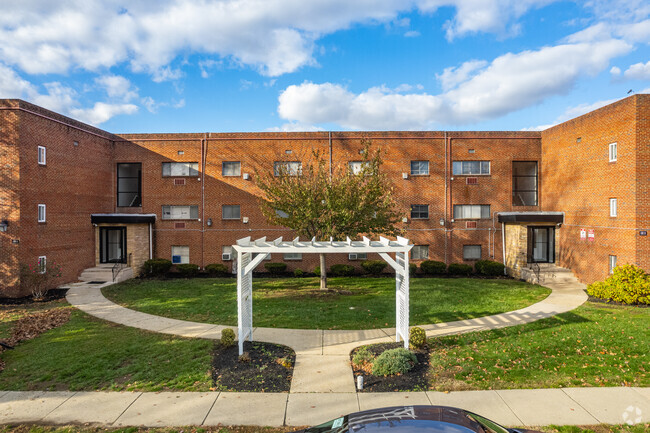 Building Photo - Oak Woods  (Collingswood Forest) Rental