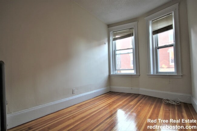 Building Photo - 6 Barrows St