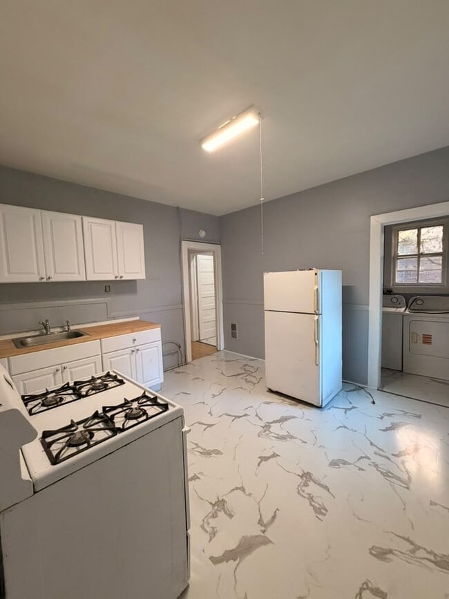 331 Congress St Unit 331 Congress St #2