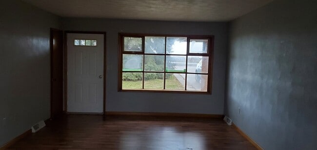 Photo - 728 N 2853rd Rd