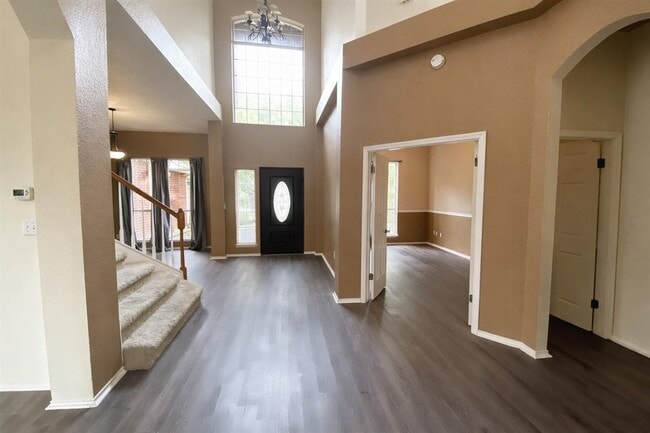 Photo - 1718 Bow Ridge Dr