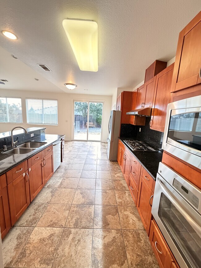1305 Brooktrail Dr
