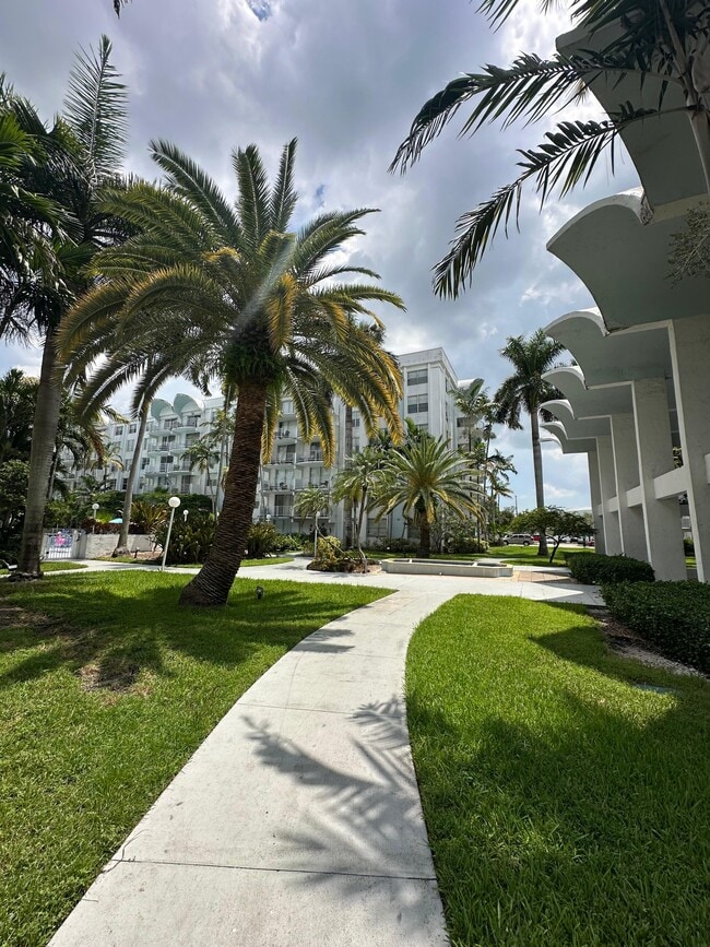 Photo - 486 NW 165th St