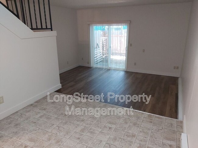 Photo - 3151 N Shore Dr SE