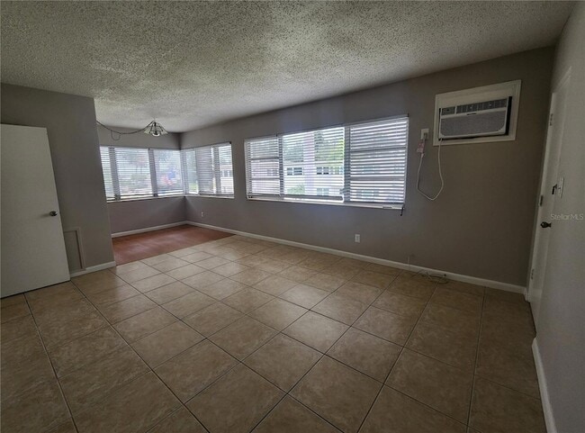 Photo - 487 1st St S Unidad 205