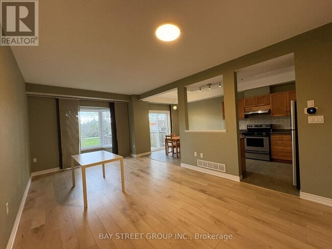 Photo - 60 Cloverleaf Dr