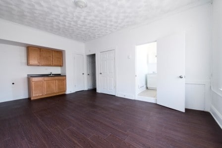 Photo - 2235 E 71st St