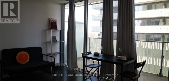 Photo - 42 Charles St E Unité 2310