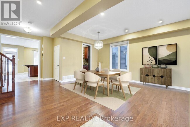 Photo - 210 Rivertree St