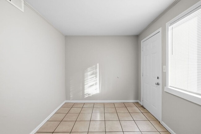 Photo - 1621 Line Cir Unit 1