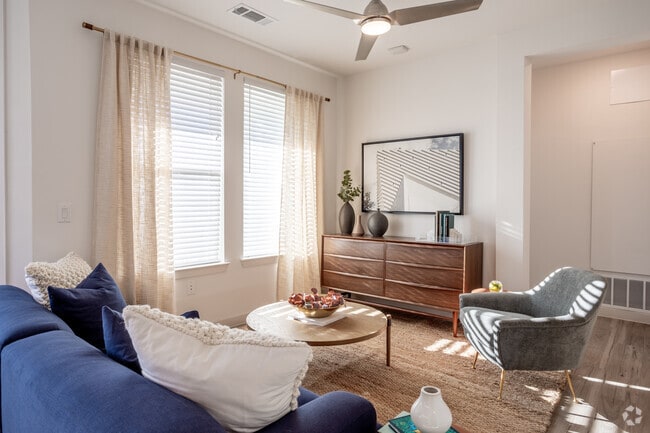 2BR, 2BA - 1104SF