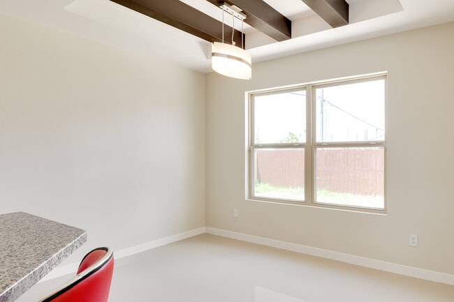 Photo - 3601 Notre Dame Ave